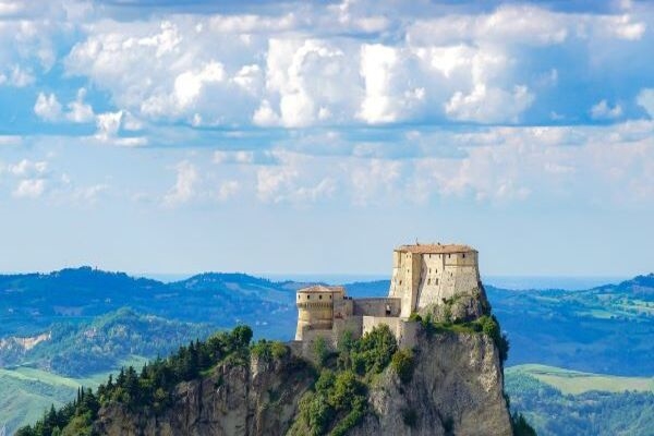 Between the Villages and the Traditions of Romagna